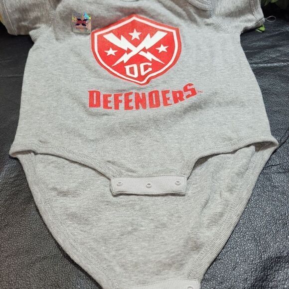 NWT DC DEFENDERS ONESIE 18M - Picture 2 of 4